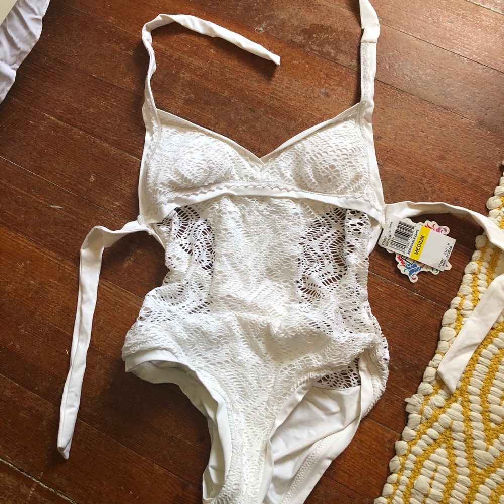 NWT BECCA one piece swim suit